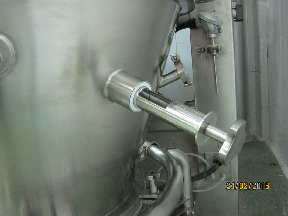 Fluid-bed spray granulator/dryer